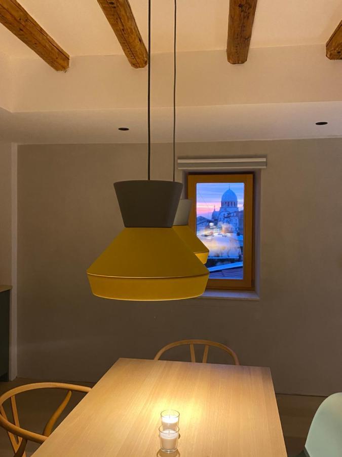 Apartament Ancient & Modern *